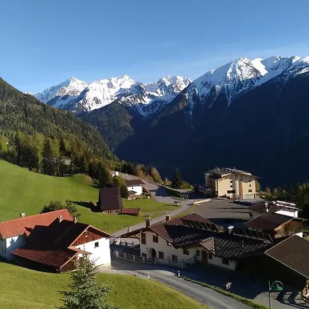 Haus Edelweiss Alojamento de Acomodação e Pequeno-almoço Jerzens