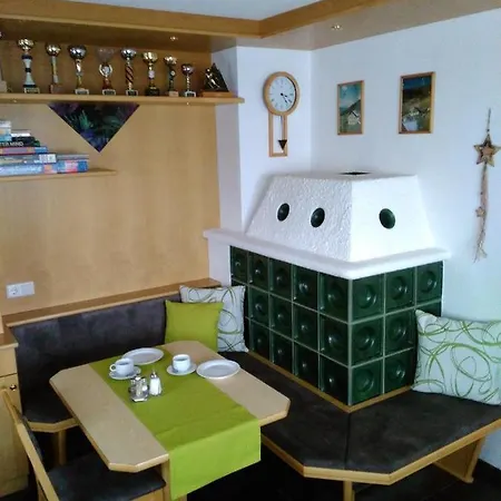 Haus Edelweiss فندق مبيت وإفطار يرتسنز