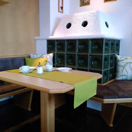 Haus Edelweiss Bed & Breakfast *