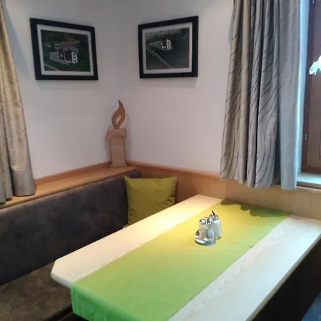 فندق مبيت وإفطار Haus Edelweiss 3*