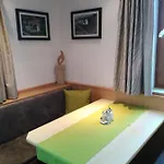 לינה וארוחת בוקר Haus Edelweiss 3*